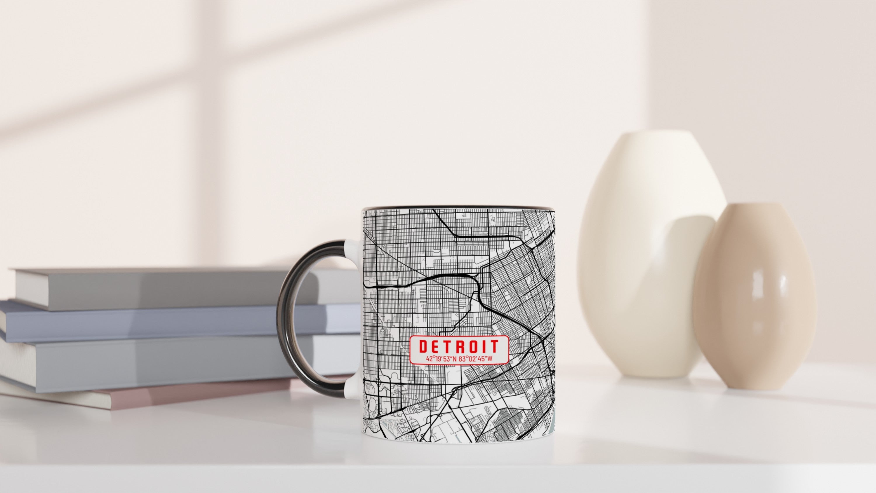 Detroit White 11oz / 0,3 l Ceramic Mug with Color Inside - Modern Black and White Minimalist Map